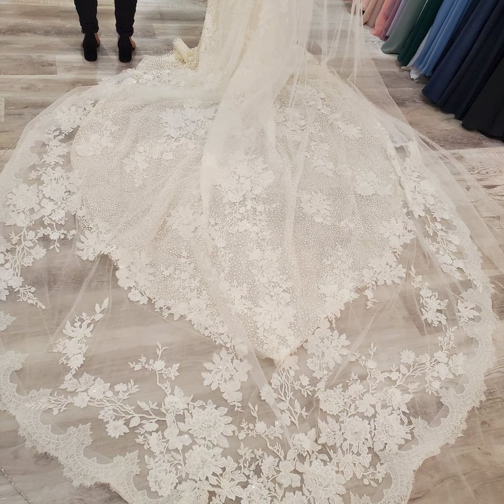 PRONOVIAS  WEDDING DRESS - Picture 10 of 11